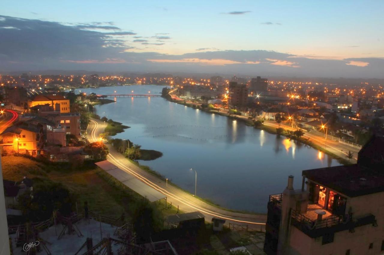 Casa De 2 Quartos Com 2 Ares-Condicionados Em Torres-Rs - Na Mais Bela Praia Gaucha - Cozinha - Banheiro - Tv Smart 32 E Wi-Fi - Estacionamento - Anfitria Superhost No Bnb别墅 外观 照片
