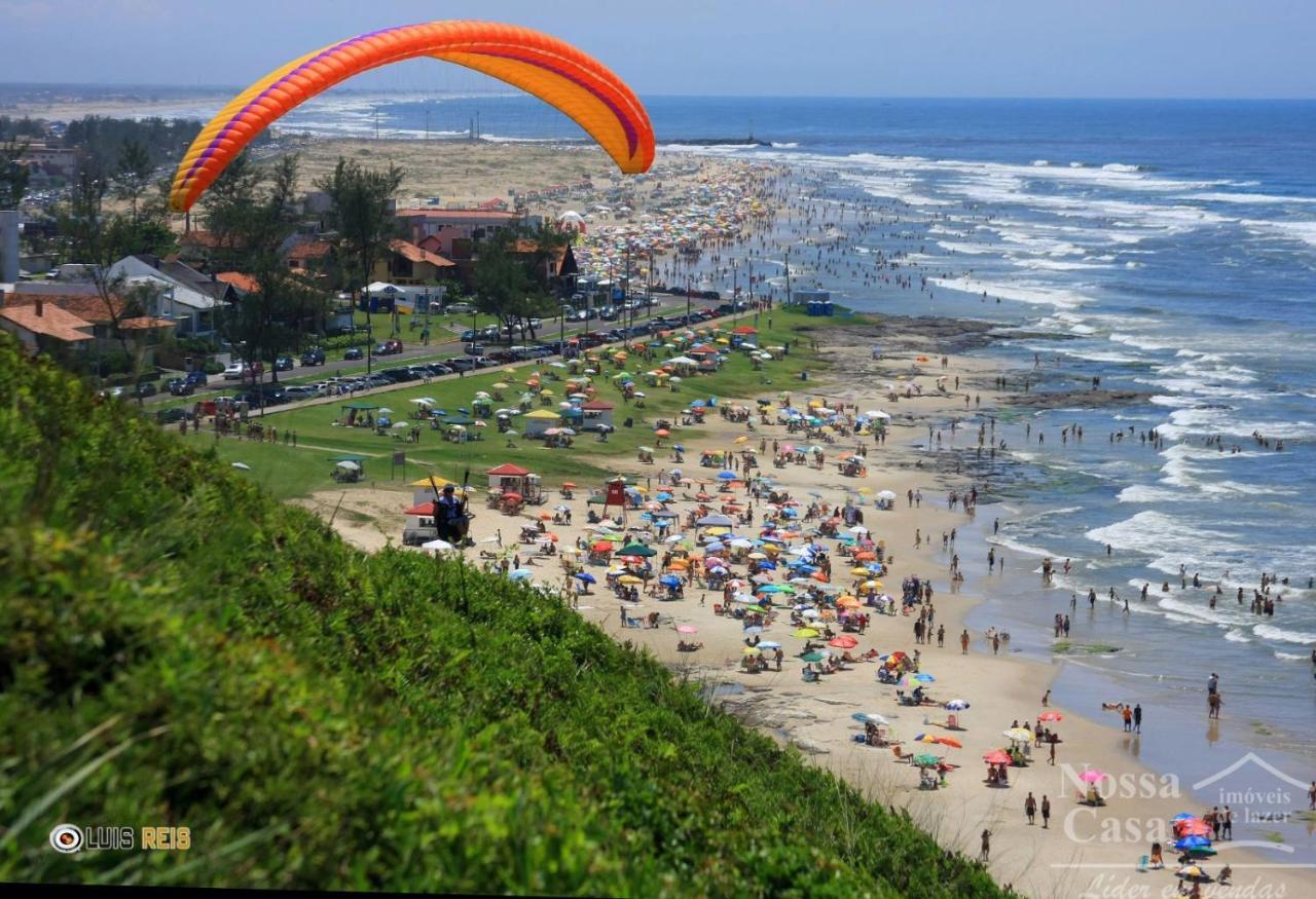 Casa De 2 Quartos Com 2 Ares-Condicionados Em Torres-Rs - Na Mais Bela Praia Gaucha - Cozinha - Banheiro - Tv Smart 32 E Wi-Fi - Estacionamento - Anfitria Superhost No Bnb别墅 外观 照片