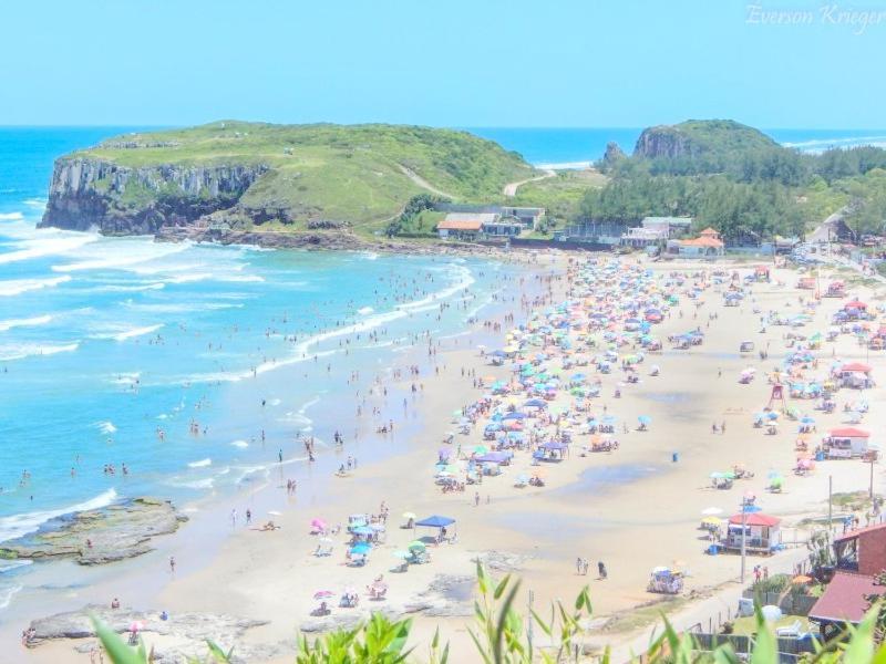 Casa De 2 Quartos Com 2 Ares-Condicionados Em Torres-Rs - Na Mais Bela Praia Gaucha - Cozinha - Banheiro - Tv Smart 32 E Wi-Fi - Estacionamento - Anfitria Superhost No Bnb别墅 外观 照片