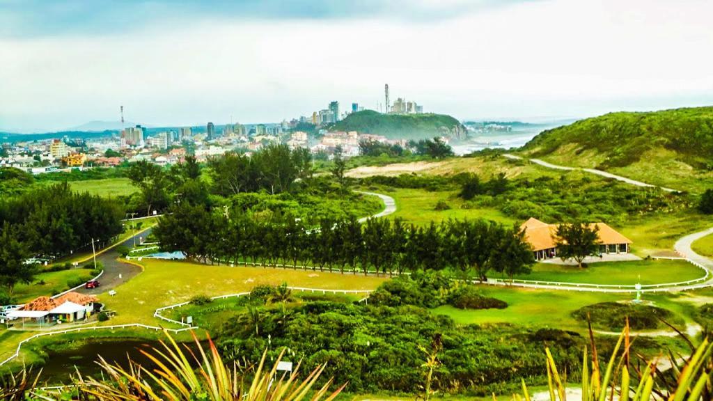 Casa De 2 Quartos Com 2 Ares-Condicionados Em Torres-Rs - Na Mais Bela Praia Gaucha - Cozinha - Banheiro - Tv Smart 32 E Wi-Fi - Estacionamento - Anfitria Superhost No Bnb别墅 外观 照片