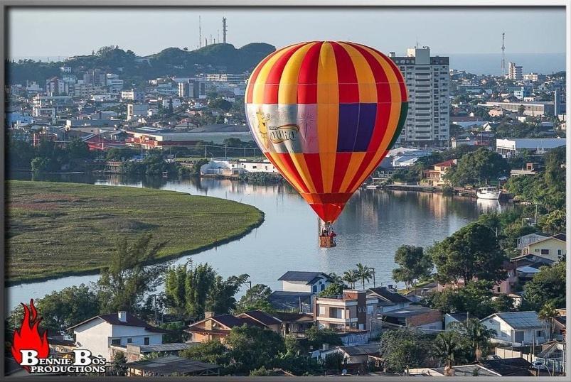 Casa De 2 Quartos Com 2 Ares-Condicionados Em Torres-Rs - Na Mais Bela Praia Gaucha - Cozinha - Banheiro - Tv Smart 32 E Wi-Fi - Estacionamento - Anfitria Superhost No Bnb别墅 外观 照片