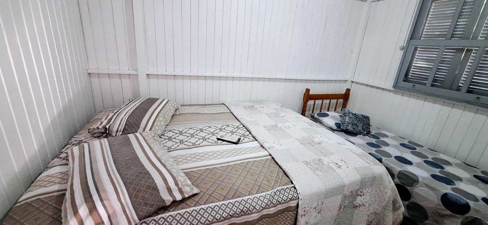 Casa De 2 Quartos Com 2 Ares-Condicionados Em Torres-Rs - Na Mais Bela Praia Gaucha - Cozinha - Banheiro - Tv Smart 32 E Wi-Fi - Estacionamento - Anfitria Superhost No Bnb别墅 外观 照片