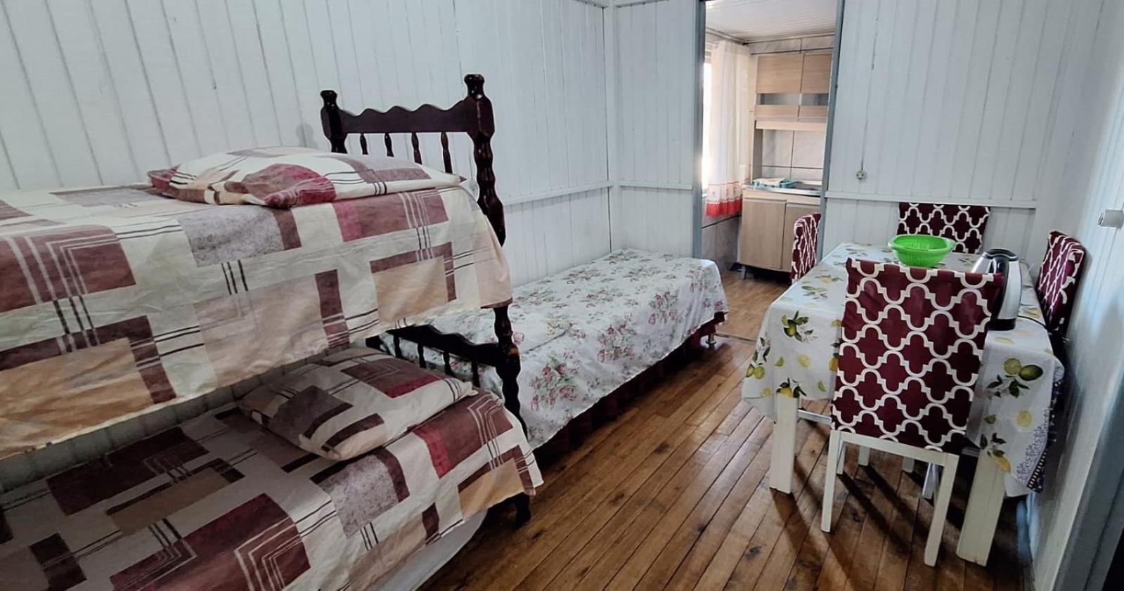 Casa De 2 Quartos Com 2 Ares-Condicionados Em Torres-Rs - Na Mais Bela Praia Gaucha - Cozinha - Banheiro - Tv Smart 32 E Wi-Fi - Estacionamento - Anfitria Superhost No Bnb别墅 外观 照片