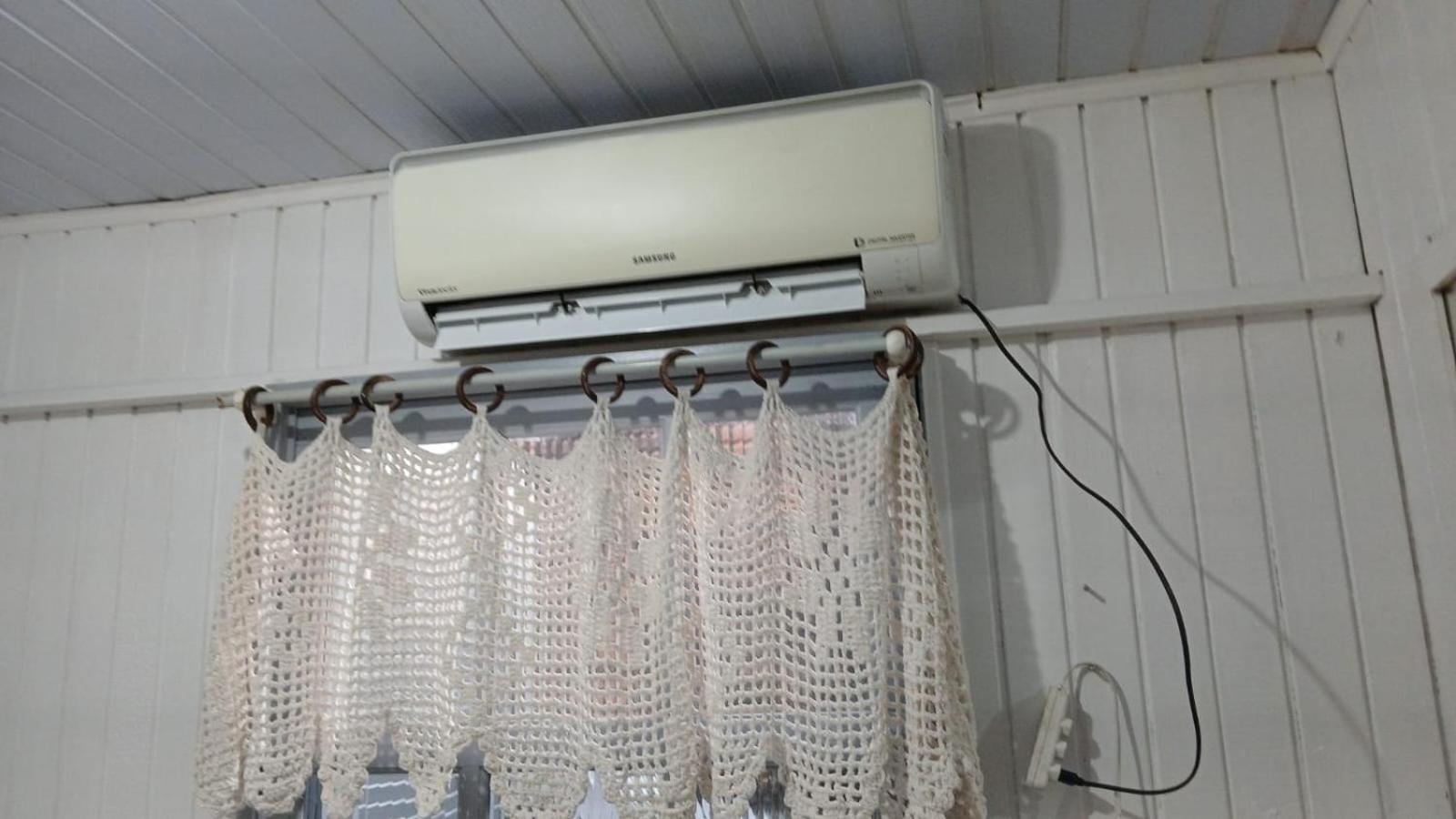 Casa De 2 Quartos Com 2 Ares-Condicionados Em Torres-Rs - Na Mais Bela Praia Gaucha - Cozinha - Banheiro - Tv Smart 32 E Wi-Fi - Estacionamento - Anfitria Superhost No Bnb别墅 外观 照片